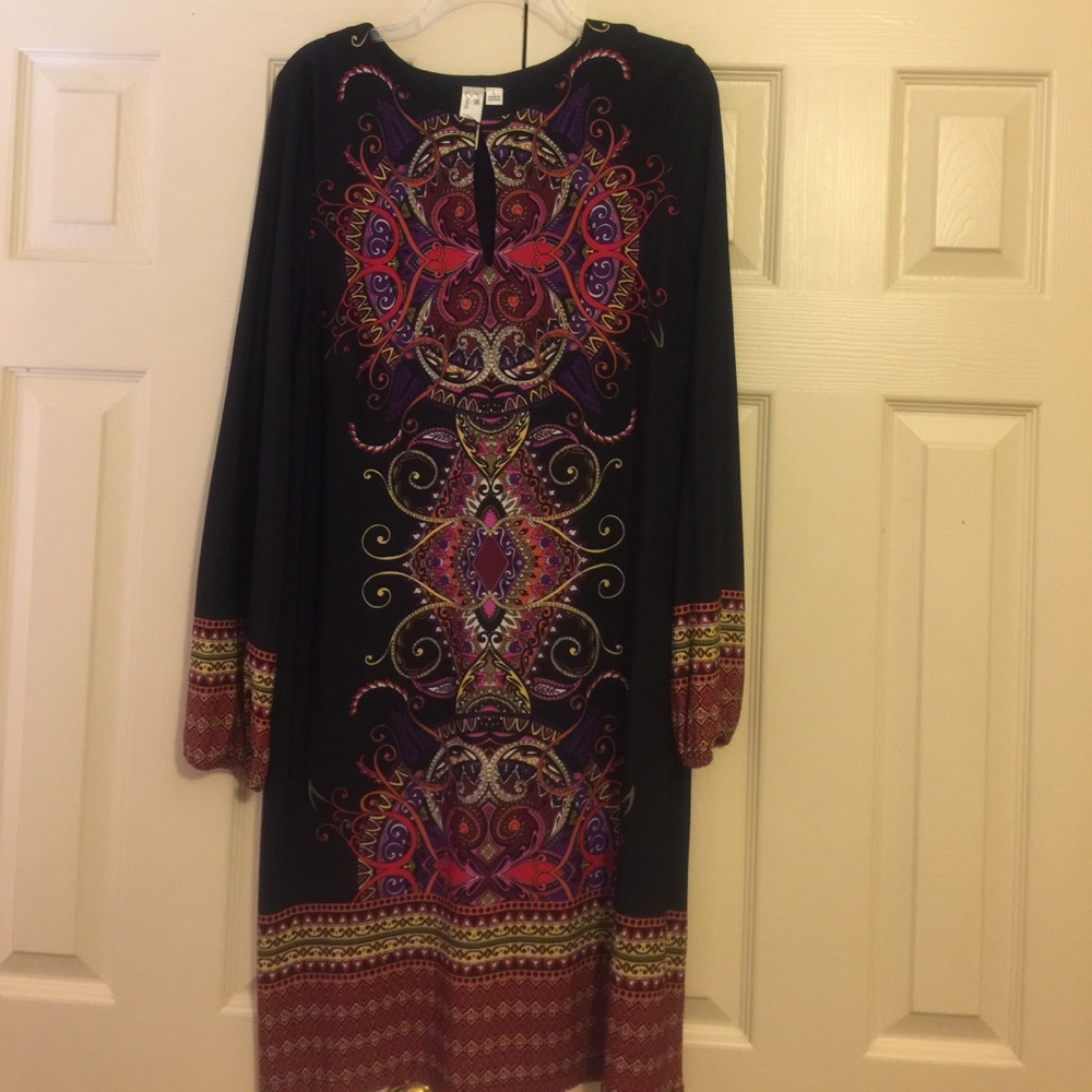 Beautiful Shift Dress with Vibrant Colors!