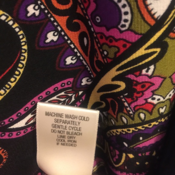 Beautiful Shift Dress with Vibrant Colors! - Picture 4 of 4