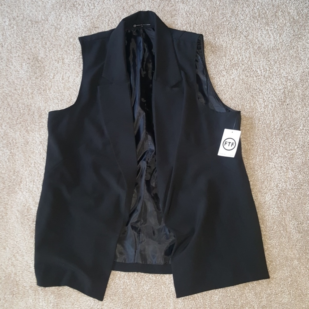 Sleeveless Blazer
