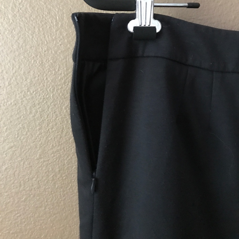 Classic Black Skirt 🤗 - Picture 4 of 4