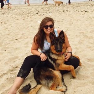 Meet your Posher, Danielle