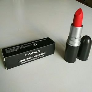 Mac Lustre Lipstick Color: Lady Danger.11