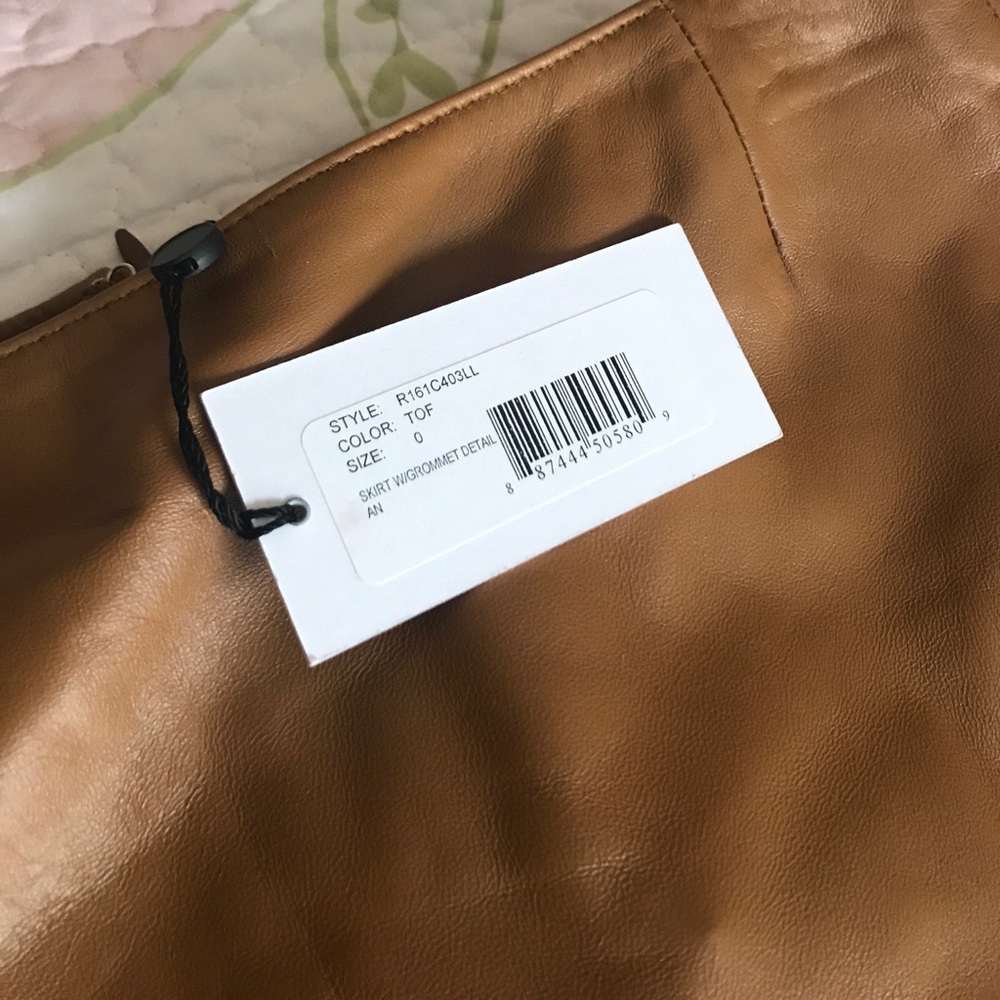๐ Derek Lam 10 Crosby tan leather skirt - Picture 3 of 5