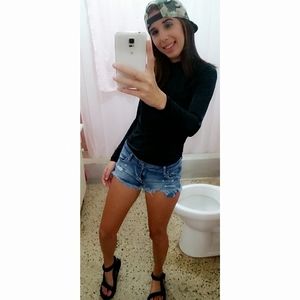 Meet your Posher, Eva m.