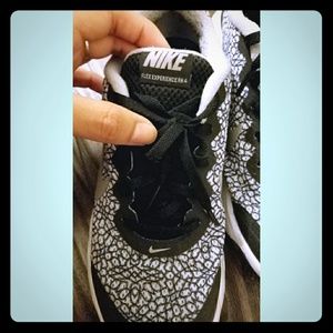 Nike Flex ExperienceRN4