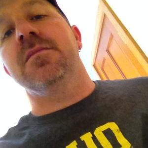 Meet your Posher, Dennis