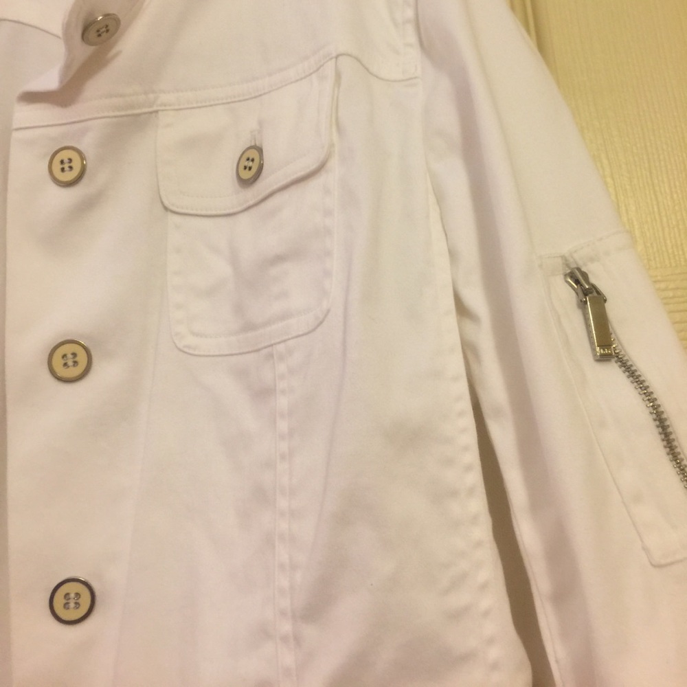 White Jacket - Picture 4 of 4