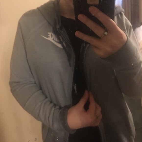 nike jacket - Picture 3 of 5