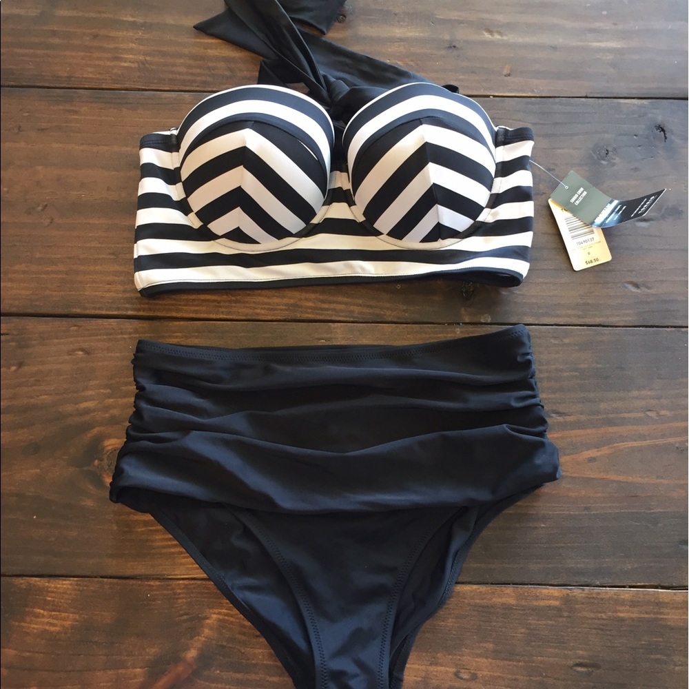 Torrid underwire push up & Pour Moi shaping bottom