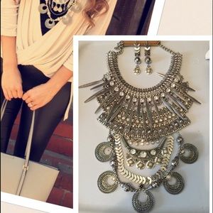 Gorgeous necklace and earring set!!! Brand new!!