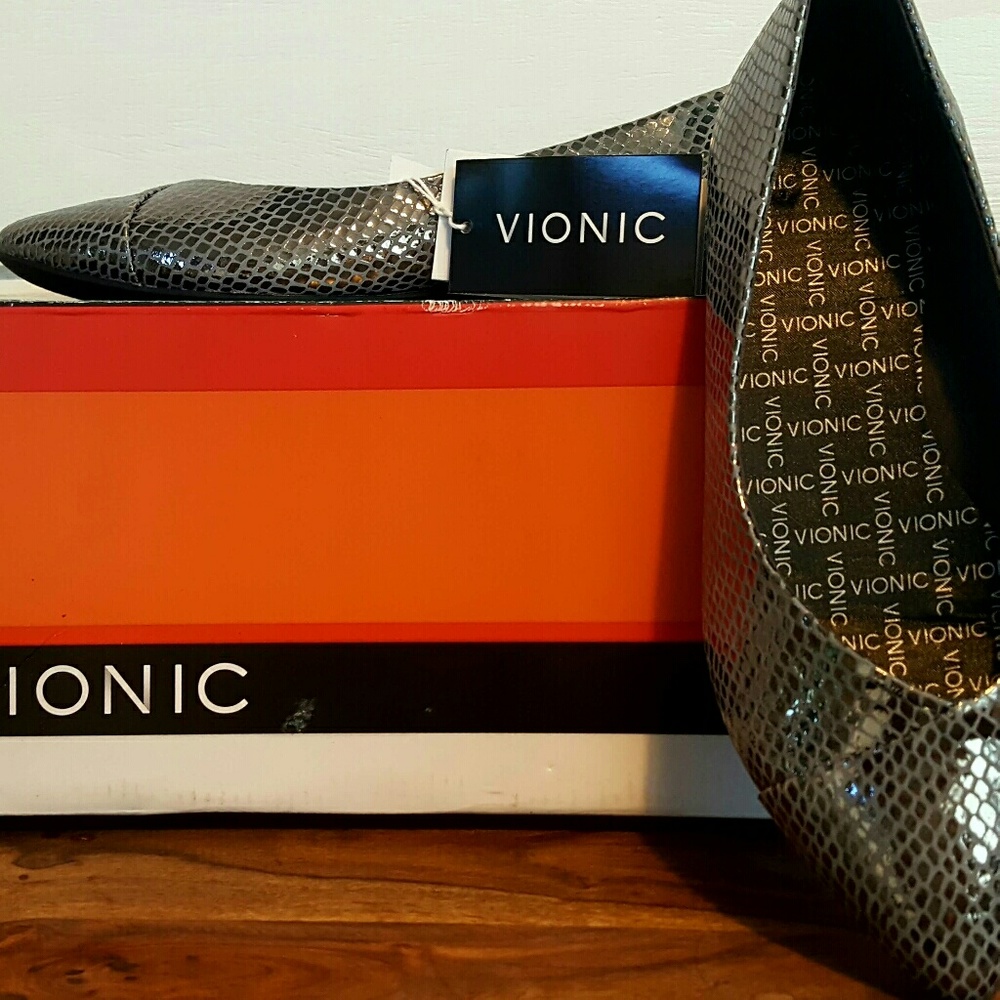 💚VIONIC 'GUNMETAL SNAKE' FLATS. SZ. 5