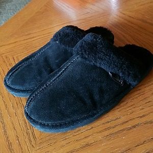 BearPaw Clog