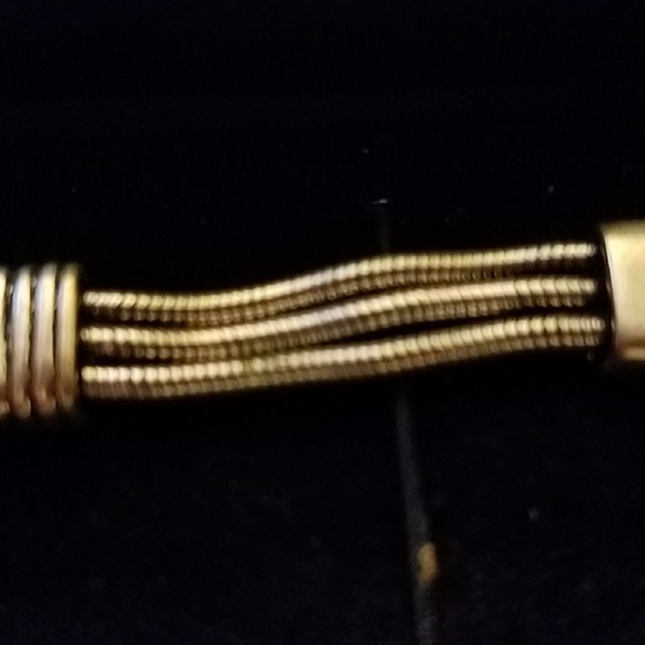 ⬇💙Beautiful Robins egg blue 3 stone bracelet 💙 - Picture 5 of 8