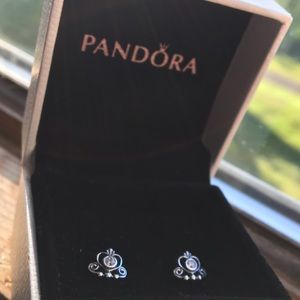 💎Pandora Diamond Tiara Heart Earrings💎