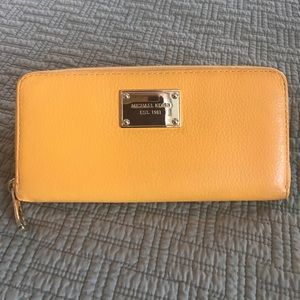Mitchell Kors Wallet