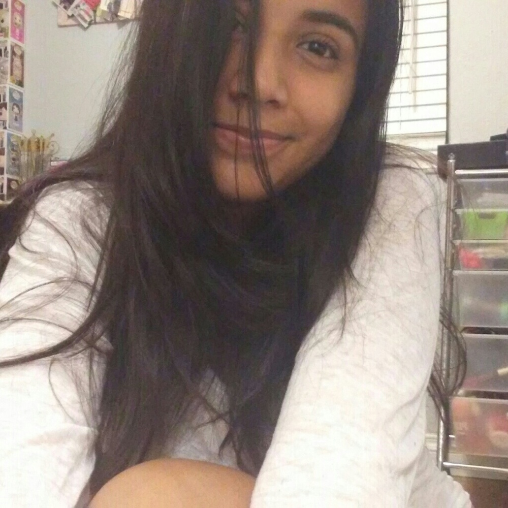 Meet your Posher, Yesenia