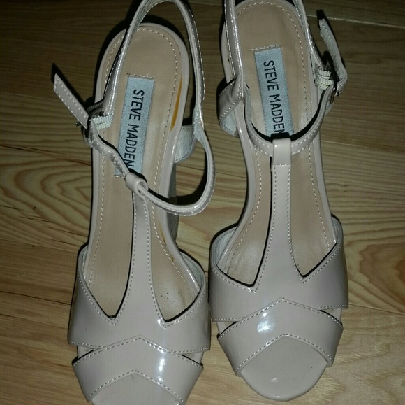 Steve Madden wedges - only worn 3 times - Picture 1 of 2