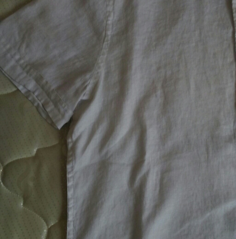 Perry ellis buttonup - Picture 3 of 4