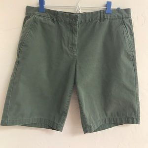 Size 8 Boyfriend roll-up shorts Gap