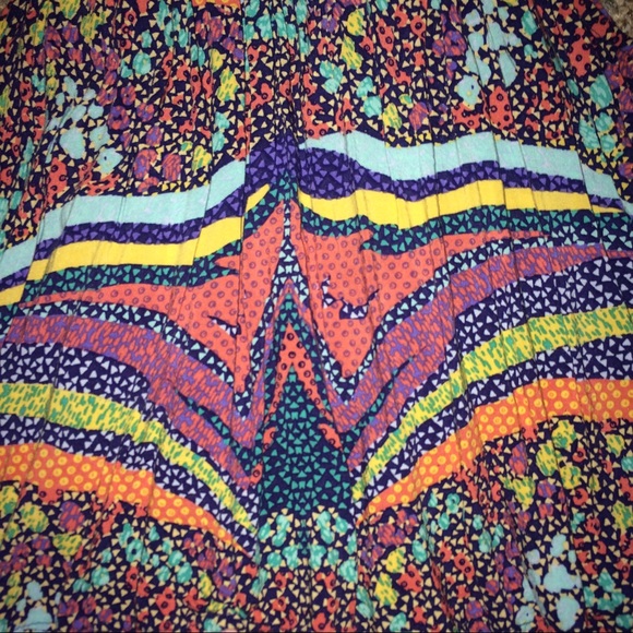 Super cute multicolor Wet Seal top - Picture 3 of 5