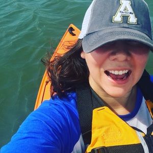 Meet your Posher, Nomi