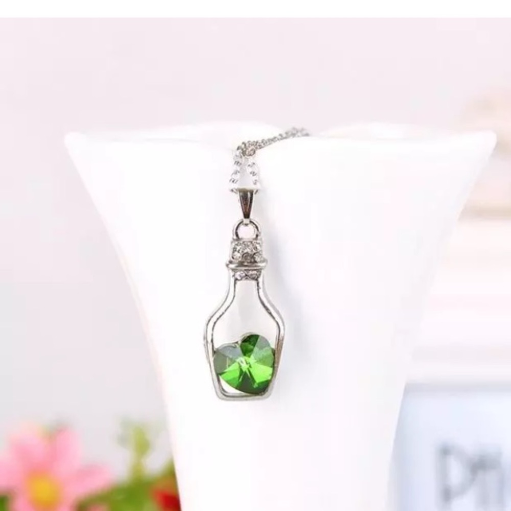 🌼5 for $25🌼Heart in a bottle necklace