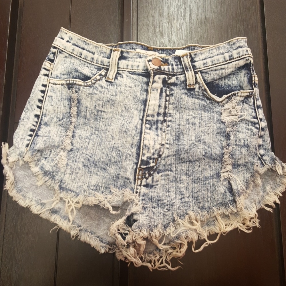 Acid Wash Daisy Dukes Jean Shorts