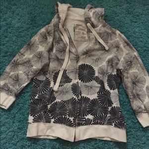 Woman's Aeropostale white and blue sweatshirt!