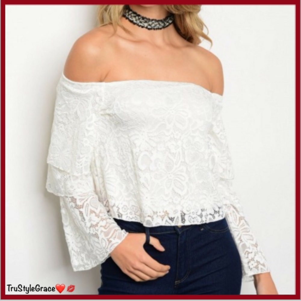 ♥️ Beautiful Lace Ruffled Off Shoulder Top - Picture 1 of 4