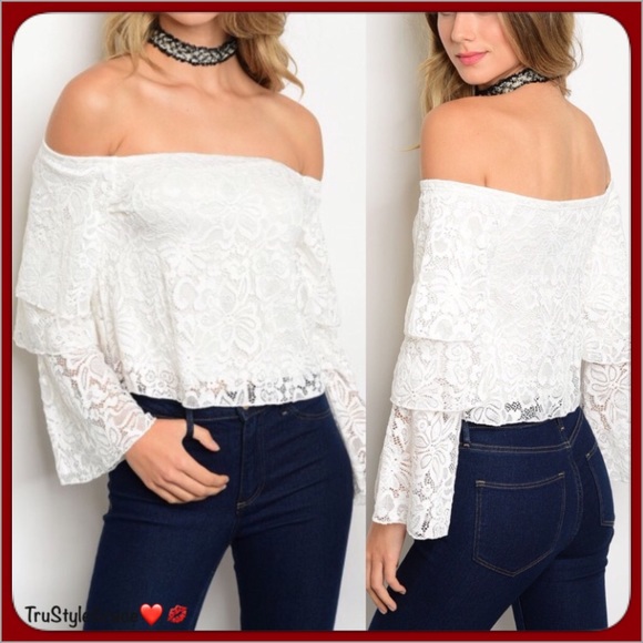 ♥️ Beautiful Lace Ruffled Off Shoulder Top - Picture 2 of 4
