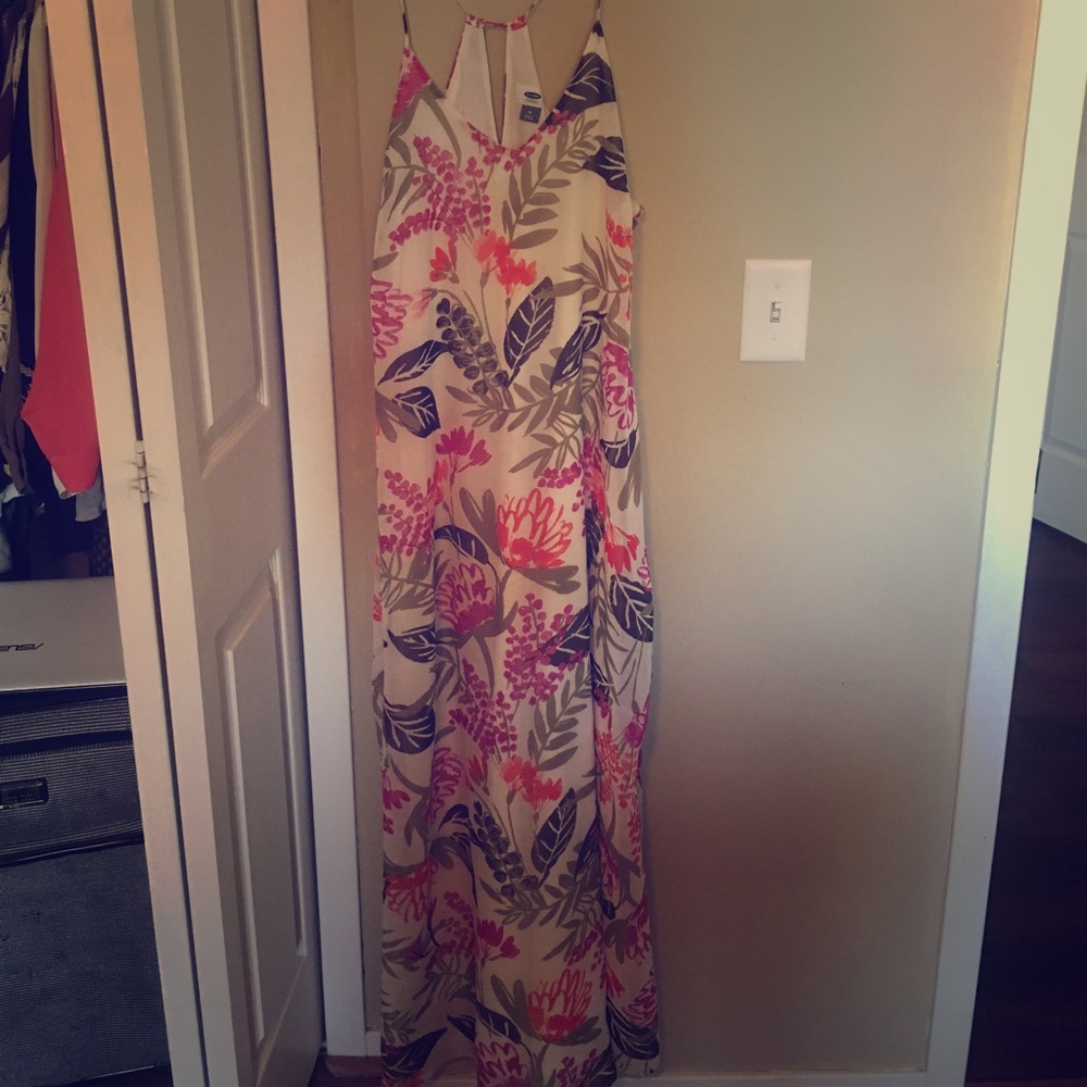 Old navy maxi dress - size med