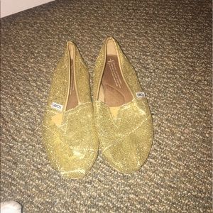 Toms