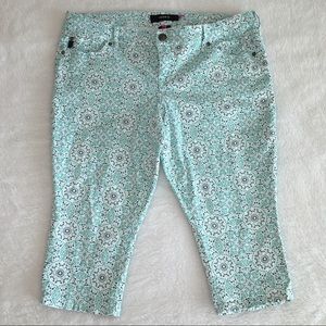 Torrid Paisley Floral Print Capris Plus Size 18