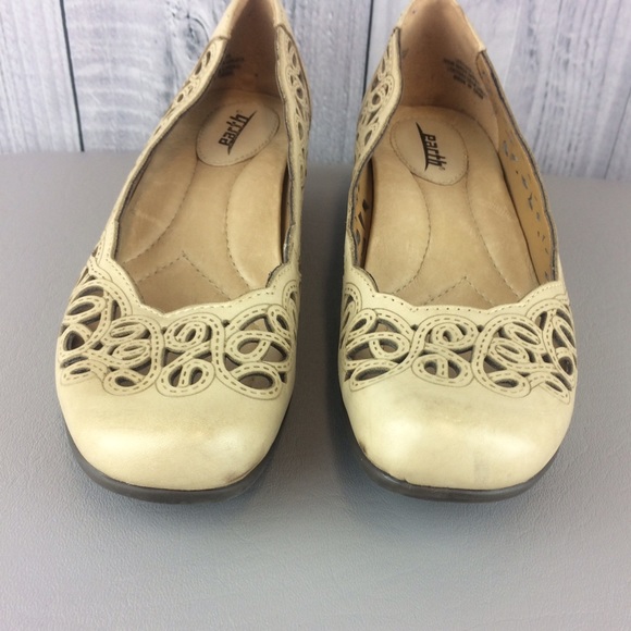 EARTH Comfort Flat Bone Leather Size 7 - Picture 3 of 6