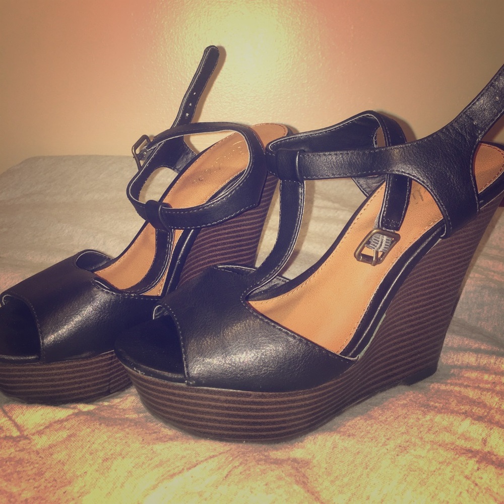 Candies Black Wedges. Size 8
