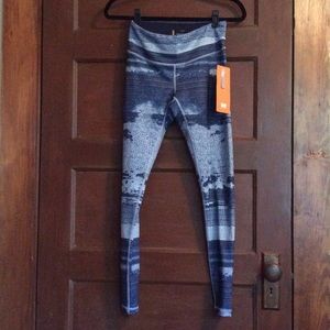 NWT Lucy Studio Hatha Powermax Legging