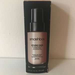 Smash box Studio Skin Foundation
