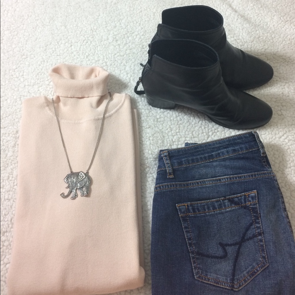 Chico's Blush turtle neck sweater Sz 3 / XL EUC