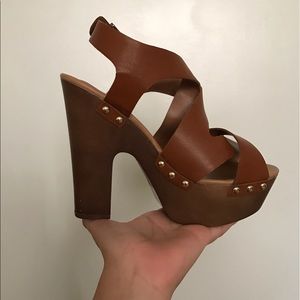 Breckelles Renee-23 Chunky High Heel Platform