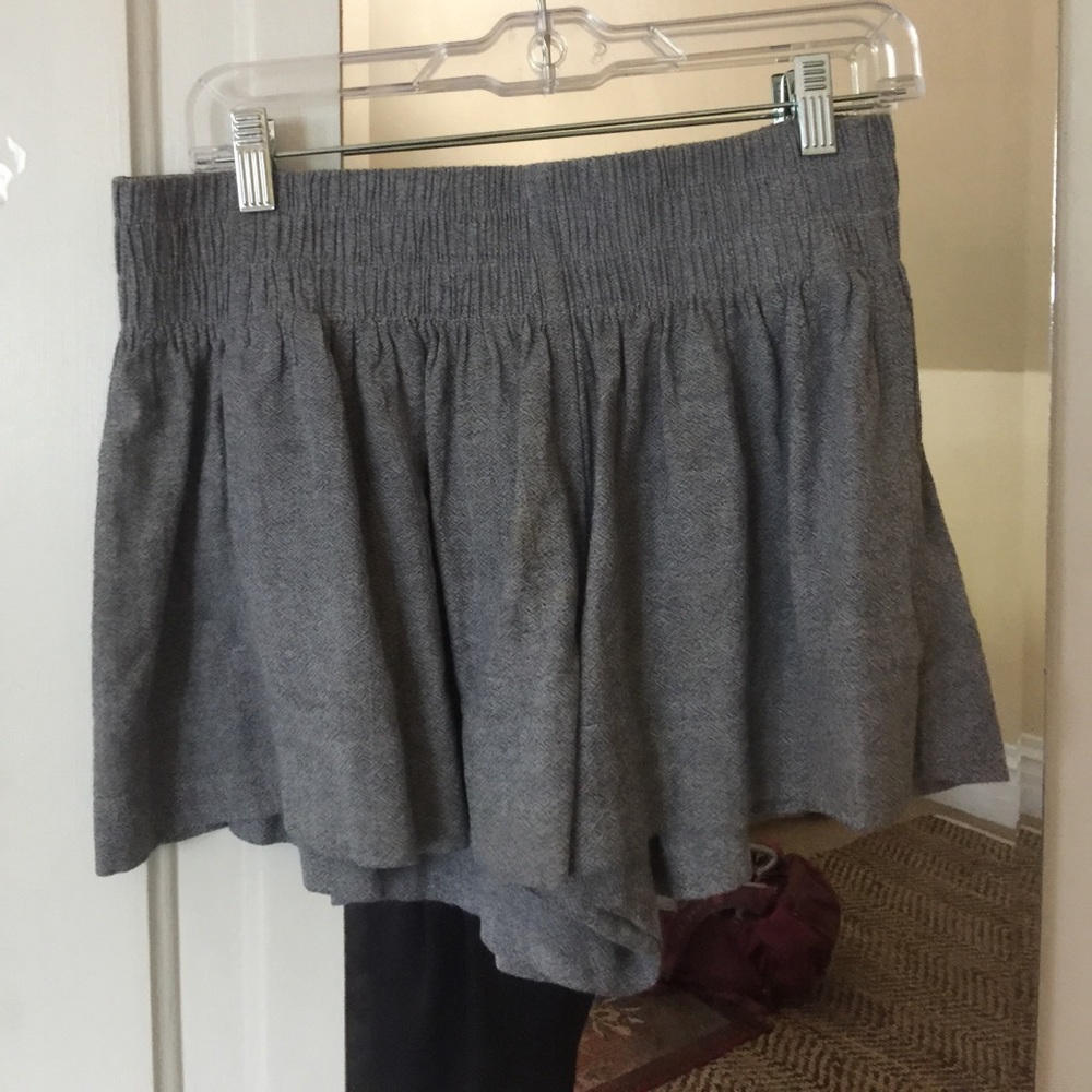 Elastic Ella Moss shorts