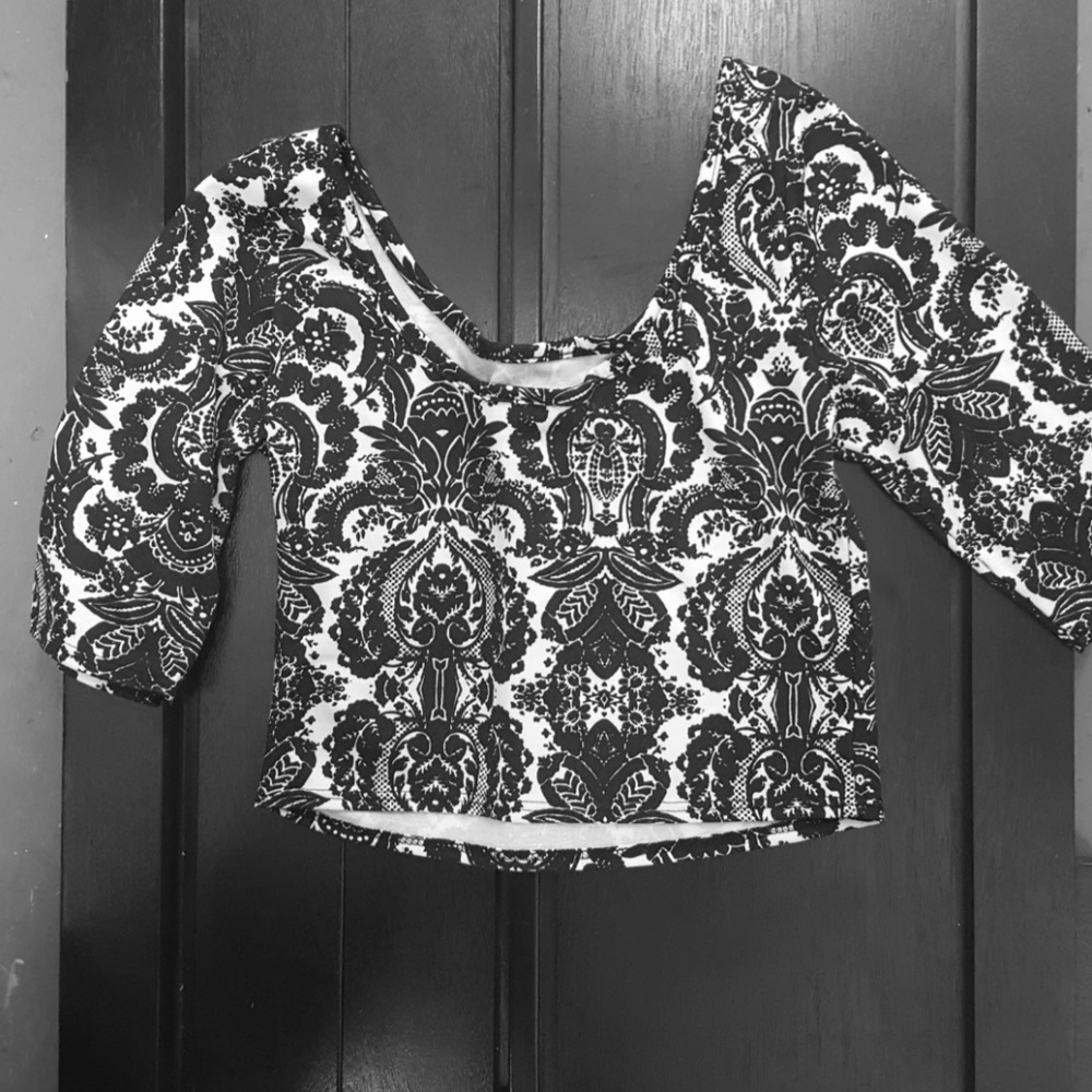 Lace Mid Sleeve Crop Top