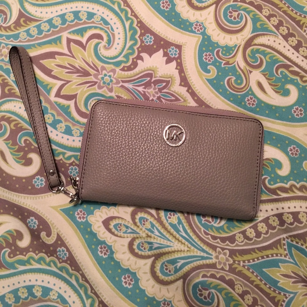 Michael Kors Wristlet