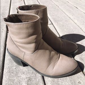 Size 9 Taupe Madden Girl Booties