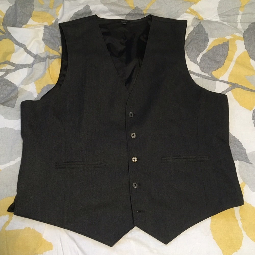 Apt. 9 | Men's Vest