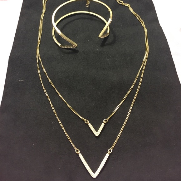 Victoria's Secret Jewelry - UNWORN Necklace and Bracelet Set