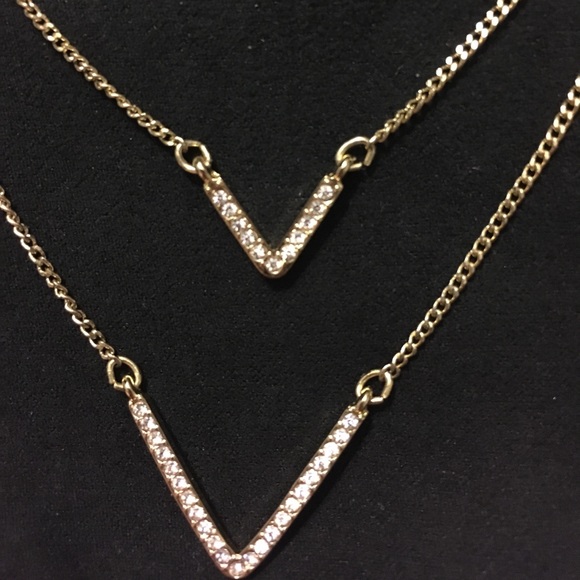 UNWORN Necklace and Bracelet Set - Picture 2 of 3