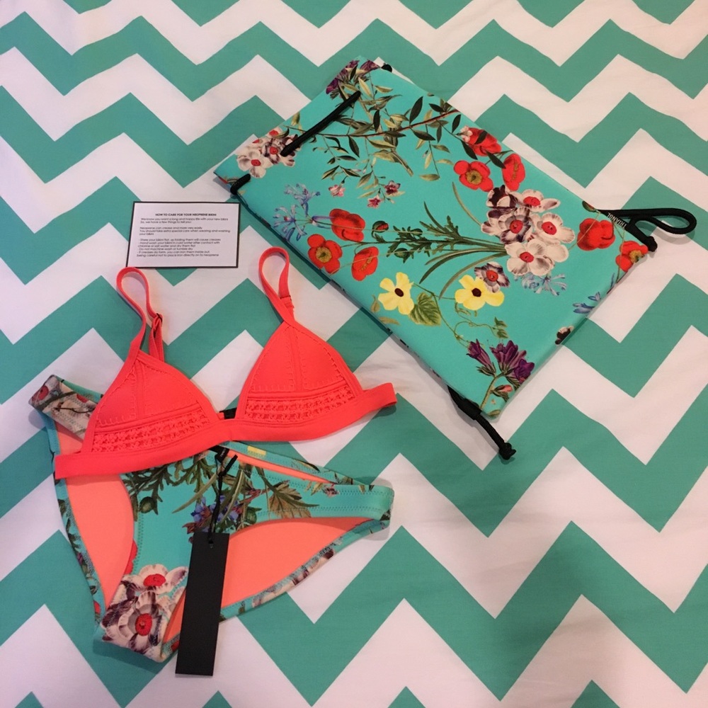 AUTHENTIC TRIANGL BIKINI- Paloma Arianca