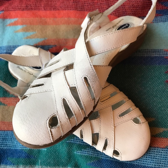 Dr. Scholl's | Shoes | Dr Scholls White Closed Toe Ankle Strap Sandals | Poshmark