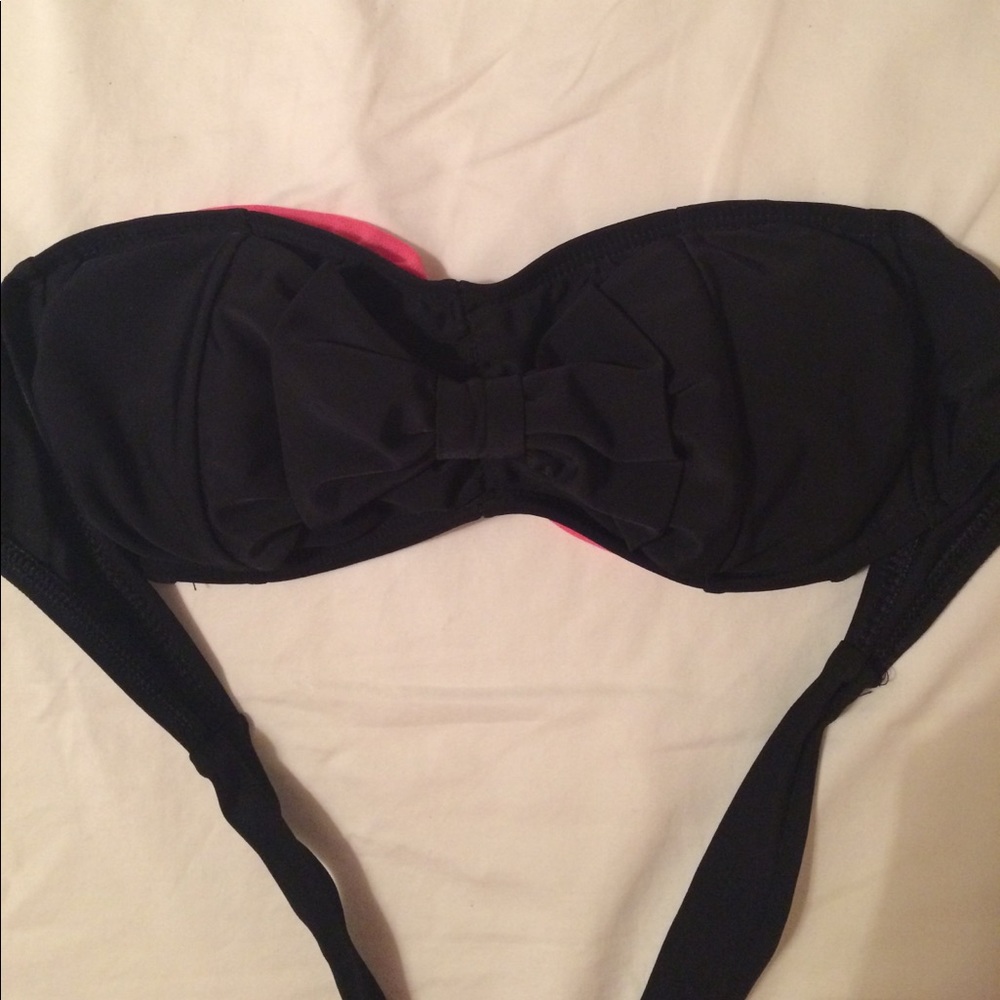 Strapless Black bikini top with hot pink inside