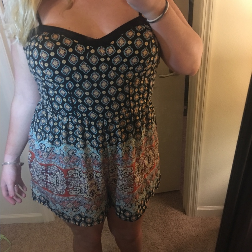 Fun, Mosaic Romper || Size: Large ❤️✨🎏